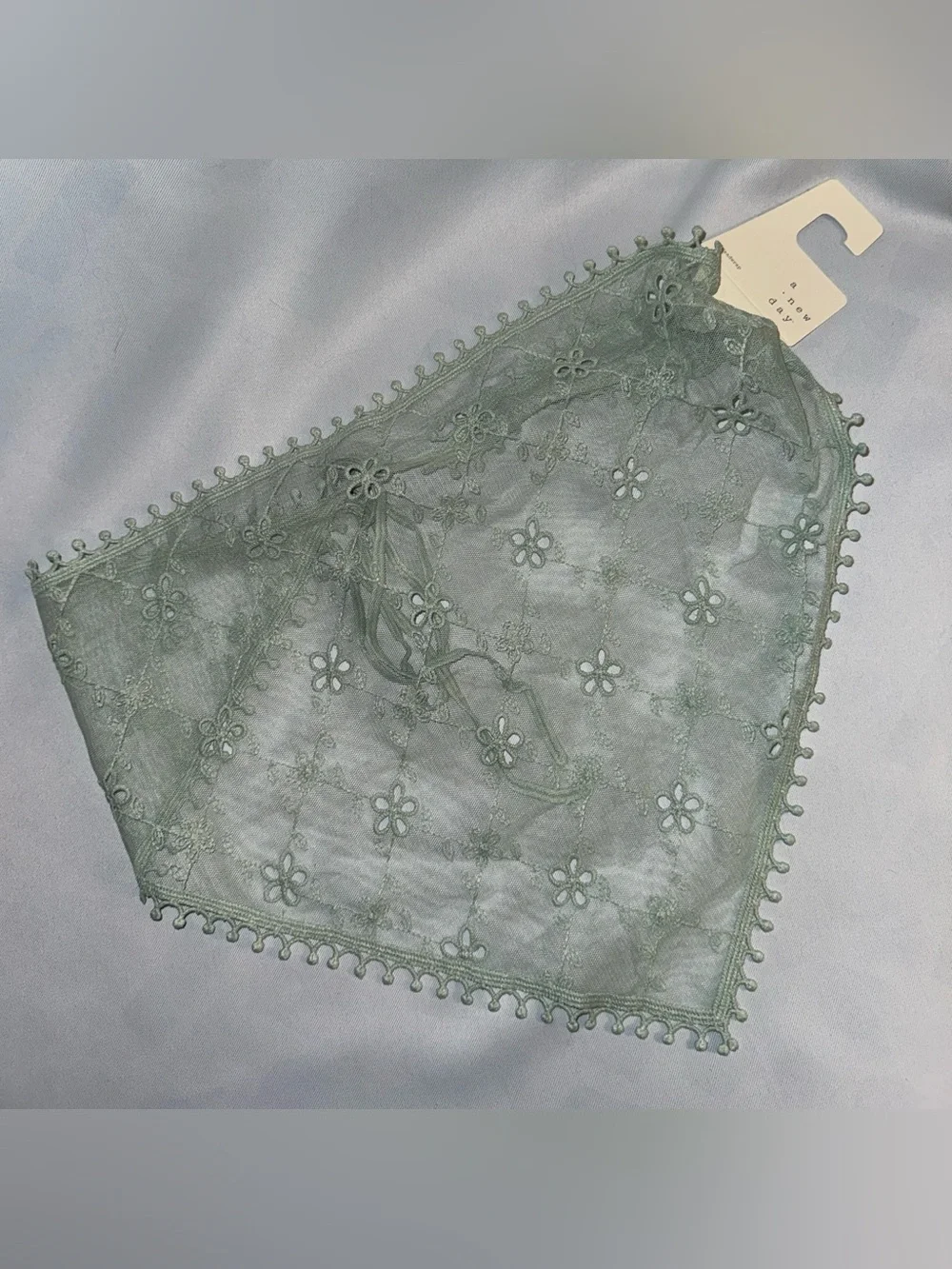 Sheer Floral Lace Triangle Head-wrap/Scarf in Light Sage Green, NEW